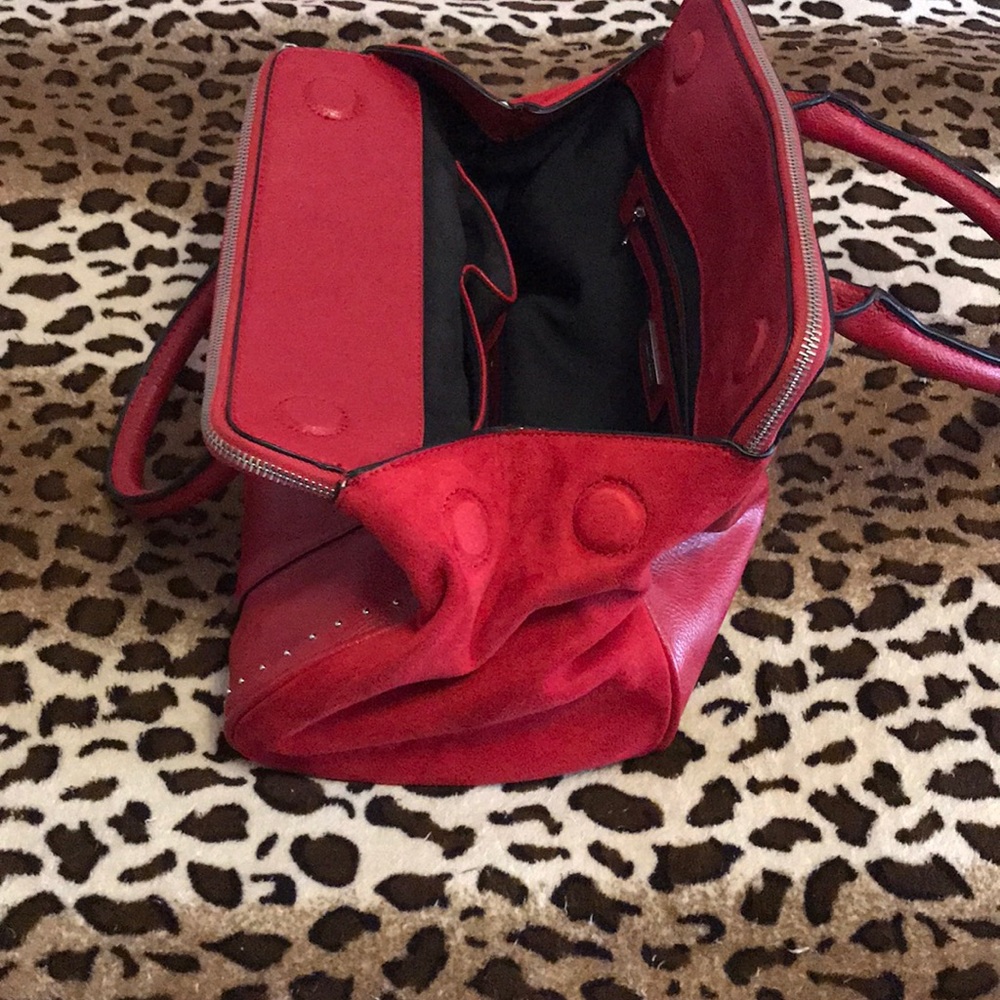 Beautiful red Joseph Ribkoff Handbag! - Picture 3 of 7